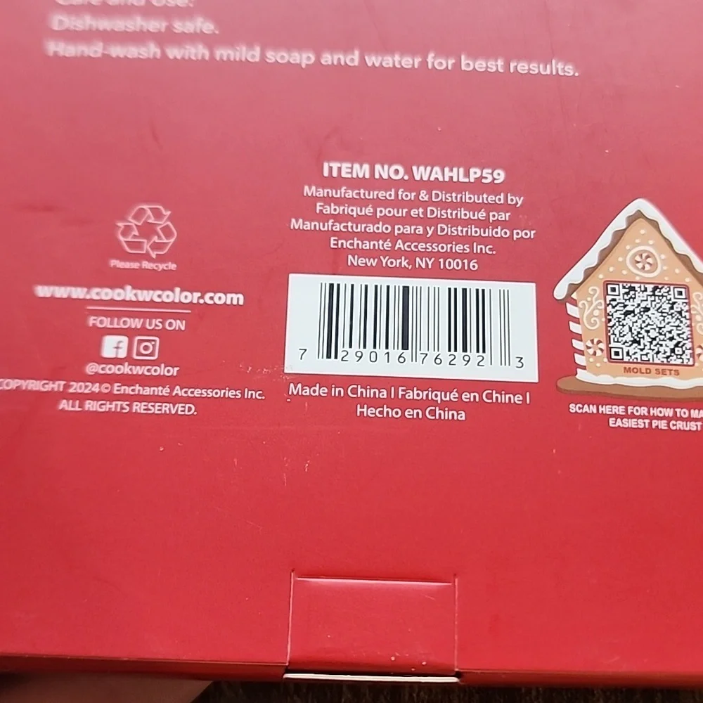 Holiday Pie Crust Mold